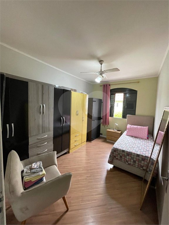 Sobrado à venda com 4 quartos, sendo 1 suíte,  em Jardim Las Vegas, Santo André, SP