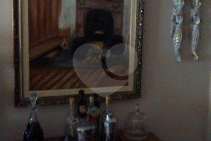 Apartamento à venda com 2 quartos, sendo 1 suíte, em Vila Tupi, Praia Grande, SP