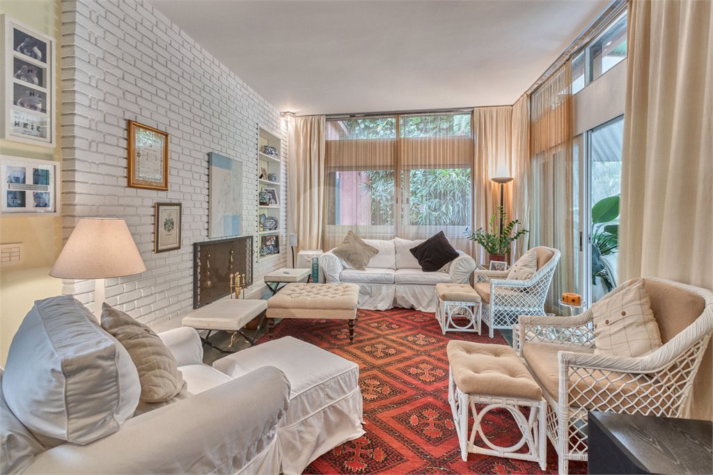 Casa à venda com 5 quartos, sendo 4 suítes, em Brooklin Velho, São Paulo, SP