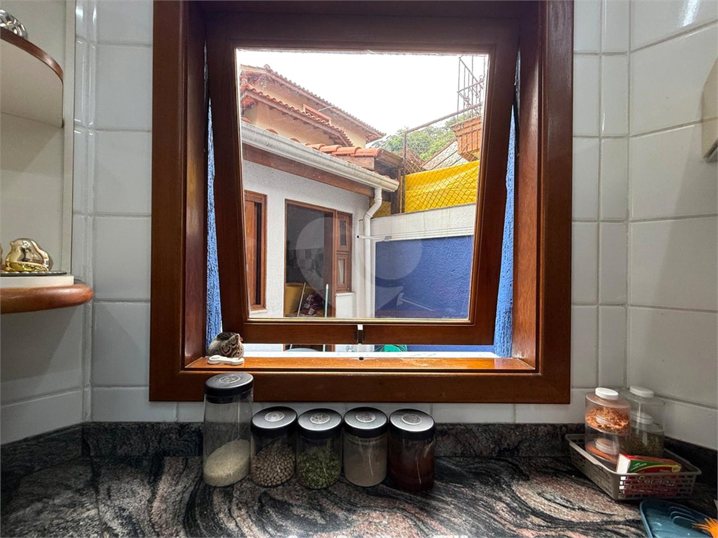 Casa à venda ou para alugar com 3 quartos, sendo 1 suíte, no condomínio Da Serra, São Paulo - SP