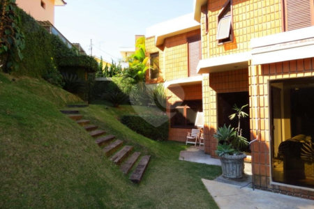 Casa de Vila à venda com 5 quartos, sendo 3 suítes, em Morumbi, São Paulo, SP