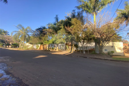 Casa à venda com 3 quartos, sendo 1 suíte, em Parque Residencial Monte Carlo, Ponta Porã, MS