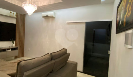 Casa à venda com 3 quartos, sendo 1 suíte,  em Jardim Ibirapuera, Ponta Porã, MS