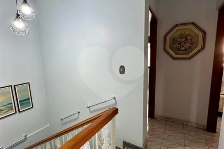 Sobrado à venda com 4 quartos, sendo 1 suíte,  em Vila Cleonice, São Paulo, SP