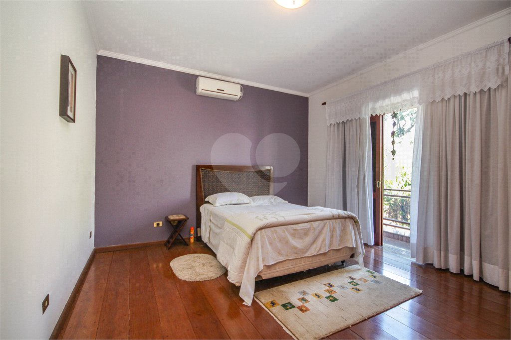 Casa à venda com 4 quartos, sendo 3 suítes, em City América, São Paulo, SP