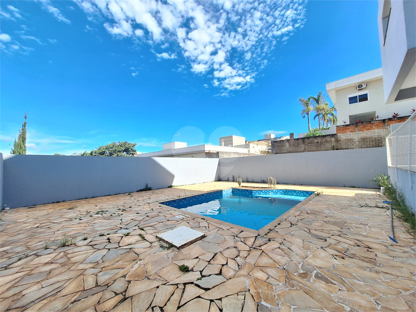 Casa à venda com 4 suítes no condomínio Terras de São Francisco, Vinhedo - SP