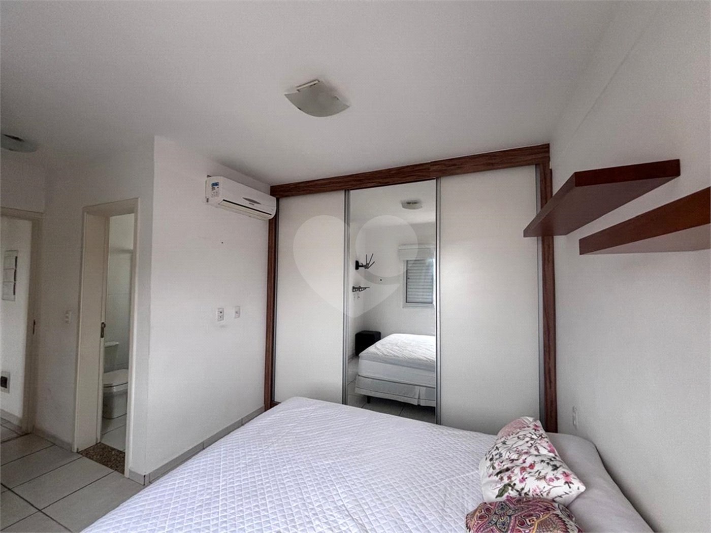Apartamento à venda com 3 quartos, sendo 1 suíte,  em Parque Três Meninos, Sorocaba, SP