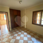 Casa à venda com 3 quartos, sendo 1 suíte, no condomínio Estância Marambaia, Vinhedo - SP