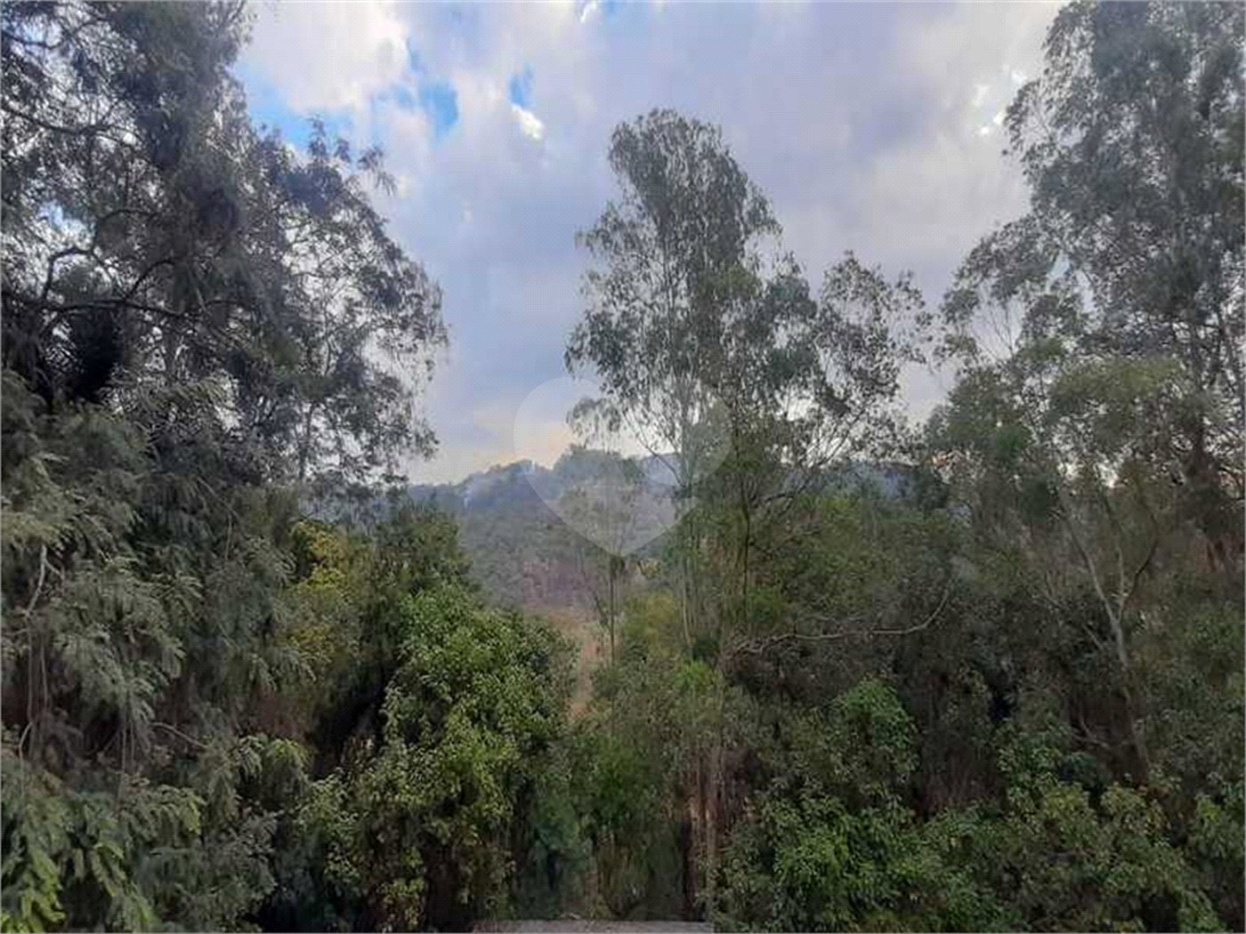 Sobrado à venda com 4 quartos, sendo 2 suítes, em Serra da Cantareira, Mairiporã, SP