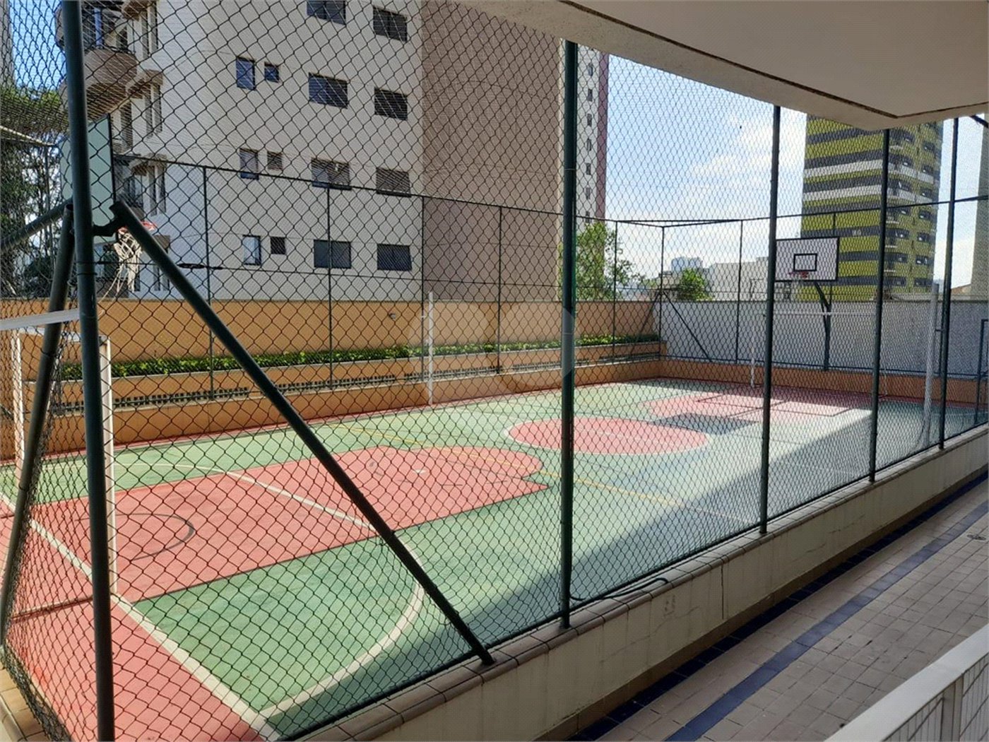 Apartamento à venda com 3 quartos, sendo 1 suíte,  no Centro, Mogi das Cruzes, SP