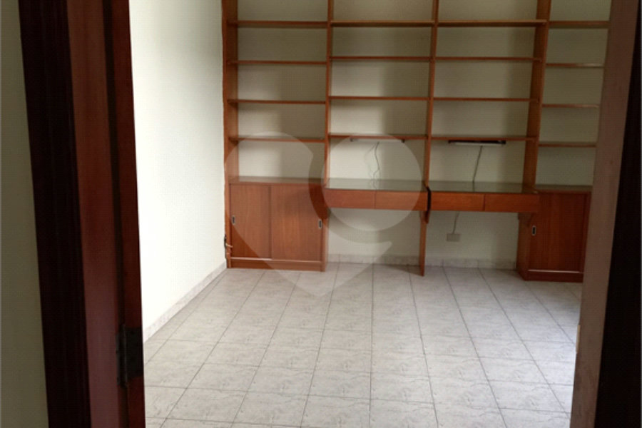 Sobrado à venda com 5 quartos, sendo 2 suítes,  em Tremembé, São Paulo, SP