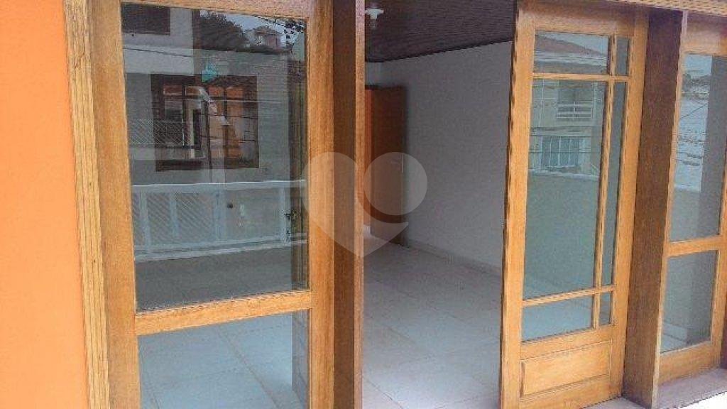 Casa à venda com 3 suítes em Vila Paiva, São Paulo, SP