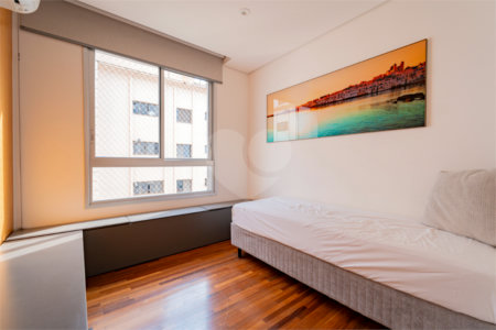 Apartamento à venda com 3 suítes em Campo Belo, São Paulo, SP