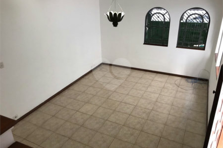 Sobrado à venda com 3 quartos, sendo 1 suíte, em Brooklin, São Paulo, SP