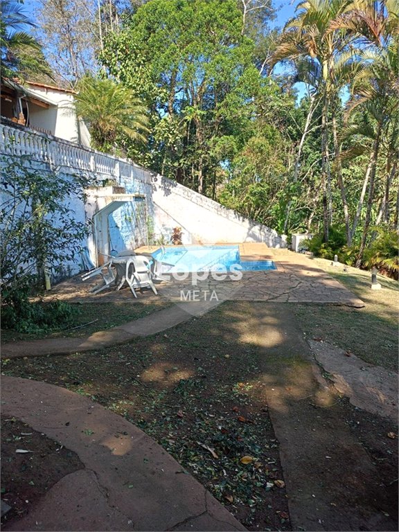 Chácara à venda com 5 quartos, sendo 3 suítes, em Loteamento Residencial Vista Linda, São José dos Campos, SP