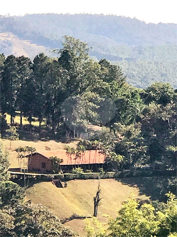 Casa em condomínio à venda ou para alugar com 4 quartos, sendo 2 suítes, em Caixa D´água, Vinhedo, SP