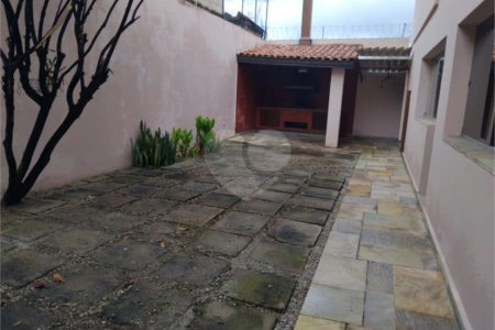 Sobrado à venda com 3 quartos, sendo 1 suíte,  em Jardim Pinheiros, São Paulo, SP