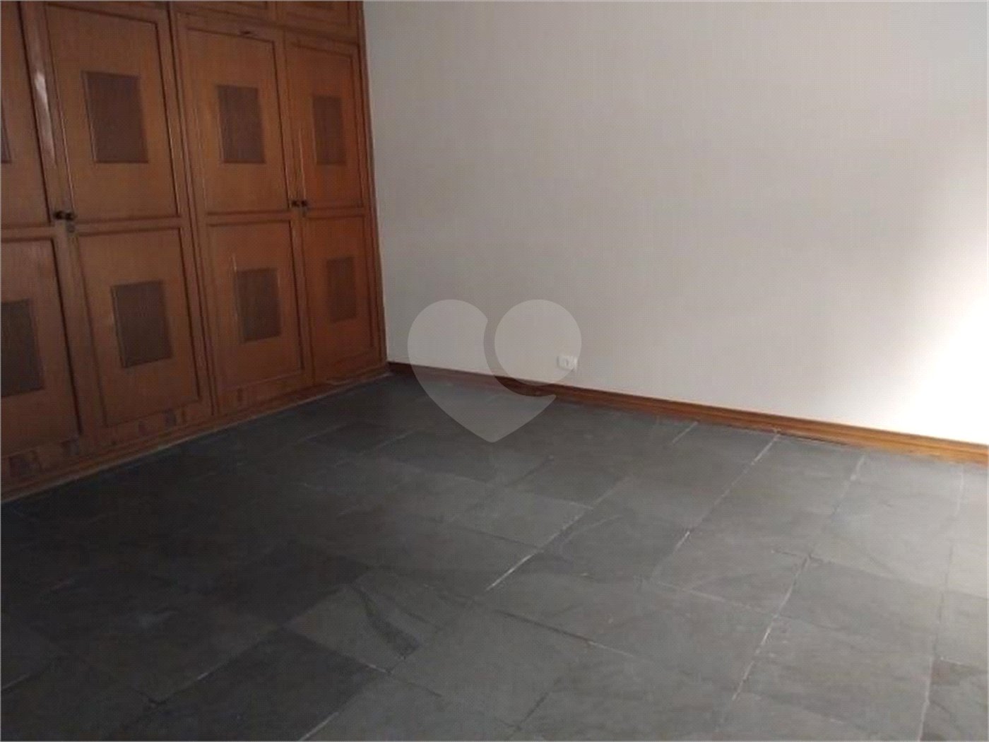 Sobrado à venda com 3 quartos, sendo 1 suíte,  em Jardim Pinheiros, São Paulo, SP