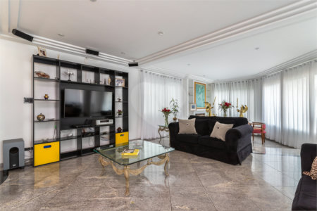Casa à venda com 4 quartos, sendo 3 suítes, em Vila Mariana, São Paulo, SP