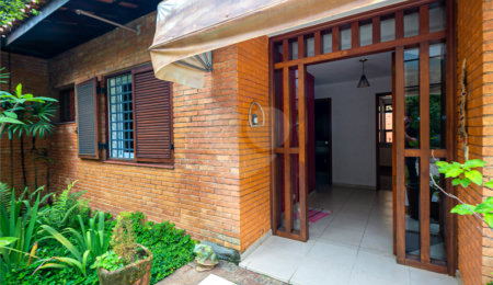 Casa à venda com 4 quartos, sendo 1 suíte,  em Jardim Marajoara, São Paulo, SP