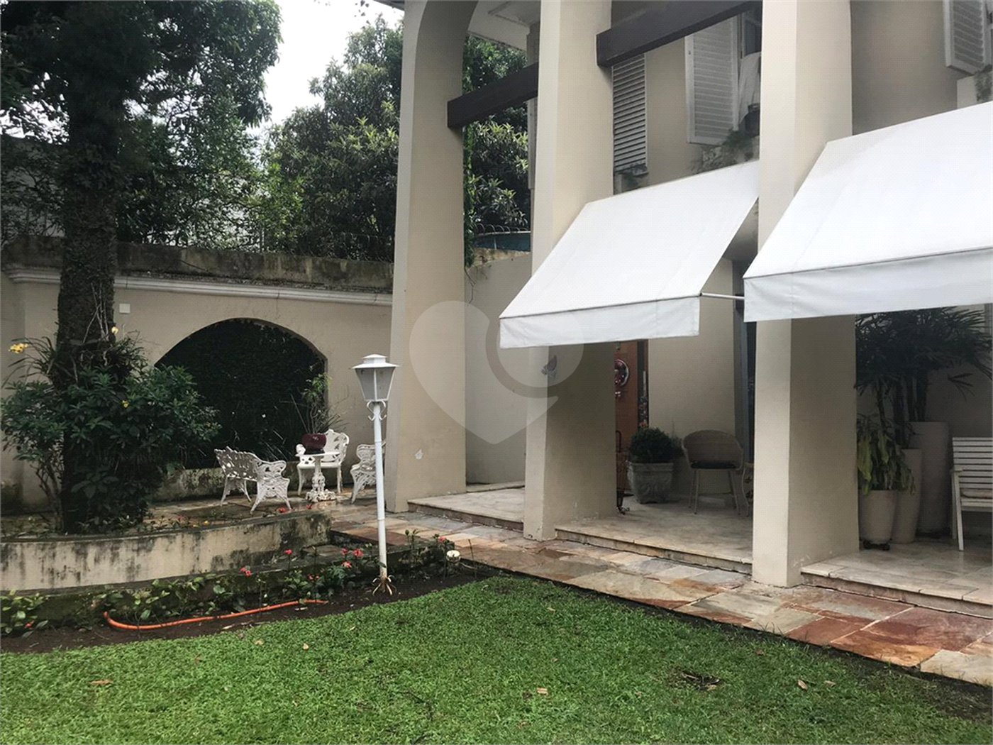 Casa à venda com 4 suítes em Jardim Leonor, São Paulo, SP