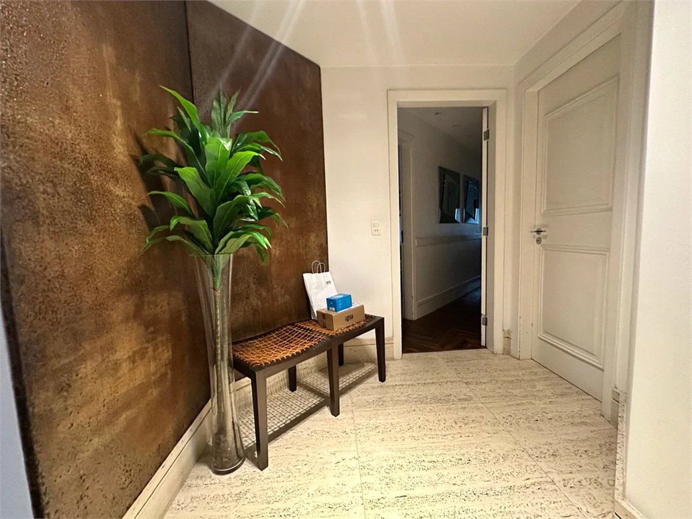 Apartamento à venda com 4 quartos, sendo 3 suítes, em Vila Andrade, São Paulo, SP