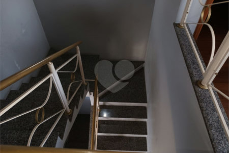 Casa à venda com 4 quartos, sendo 3 suítes, no condomínio Arujá 5, Arujá - SP