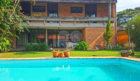 Sobrado à venda com 4 quartos, sendo 2 suítes, em Alto da Boa Vista, São Paulo, SP