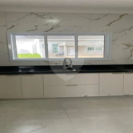 Casa à venda com 3 quartos, sendo 1 suíte, no condomínio Vila Ytu, Indaiatuba - SP