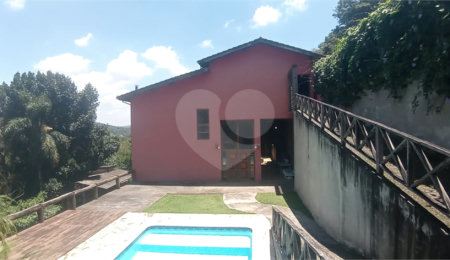 Casa à venda com 5 quartos, sendo 1 suíte,  em Roseira, Mairiporã, SP