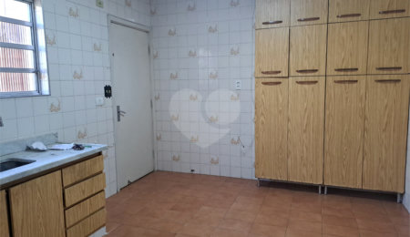 Sobrado à venda com 3 quartos em Campo Belo, São Paulo, SP