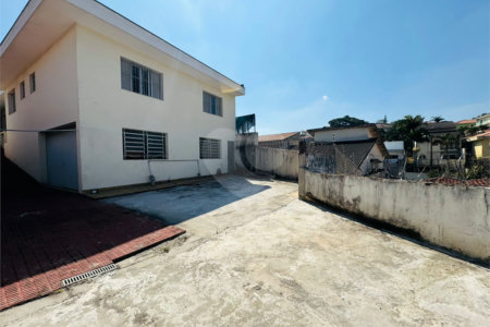 Casa à venda com 4 quartos, sendo 2 suítes,  em Vila Galvão, Guarulhos, SP