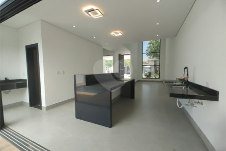 Casa à venda com 3 suítes no condomínio Terras de São Francisco, Sorocaba - SP