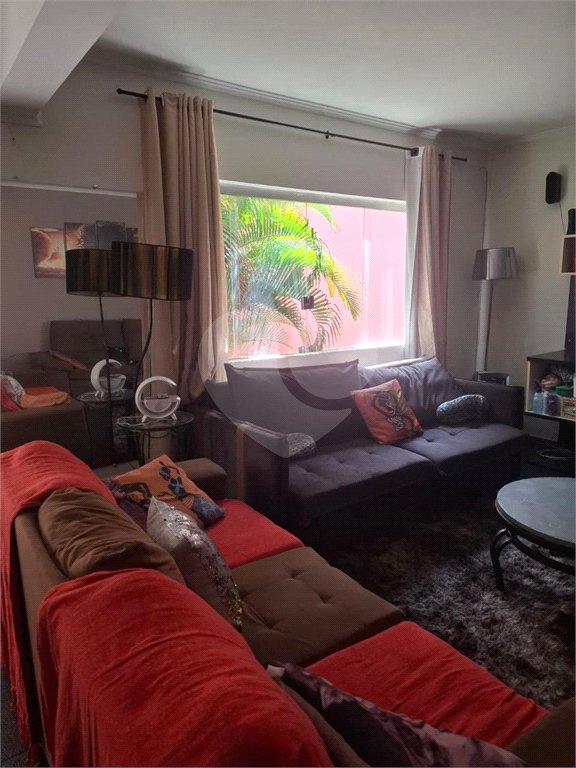 Sobrado à venda com 4 quartos, sendo 2 suítes,  em Campestre, Santo André, SP