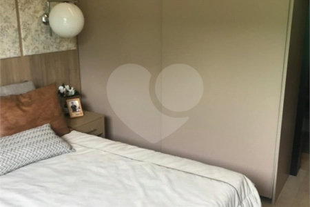 Apartamento à venda com 2 quartos, sendo 1 suíte,  em Jardim das Acácias, São Paulo, SP