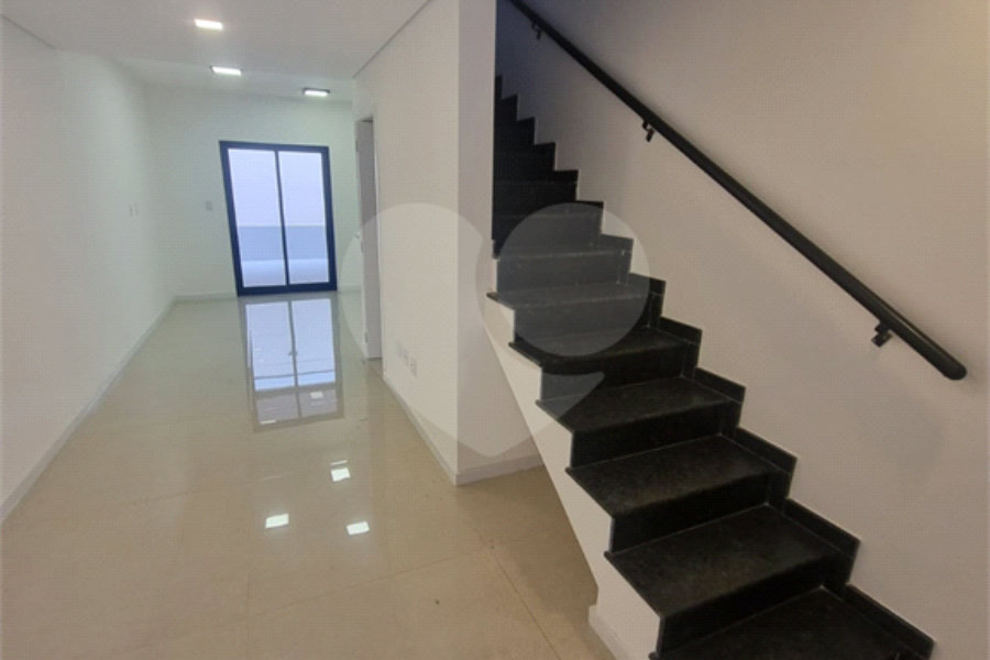 Sobrado à venda com 2 suítes em Vila Guilherme, São Paulo, SP