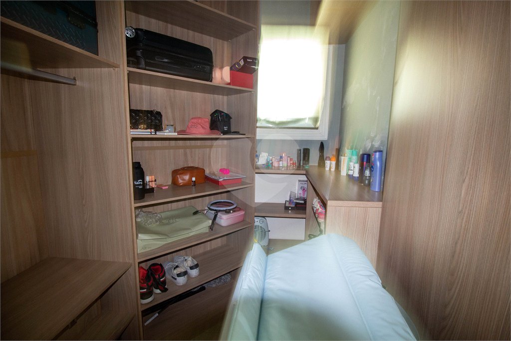 Casa à venda ou para alugar com 5 quartos, sendo 1 suíte, no condomínio Vila de Roma, São Roque - SP