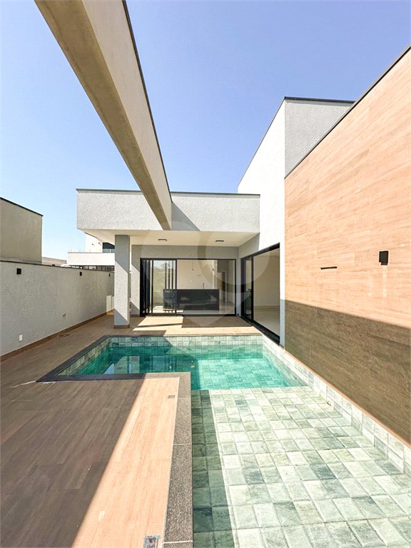 Casa à venda com 3 quartos, sendo 1 suíte, no condomínio Residencial Mont'alcino, Valinhos - SP