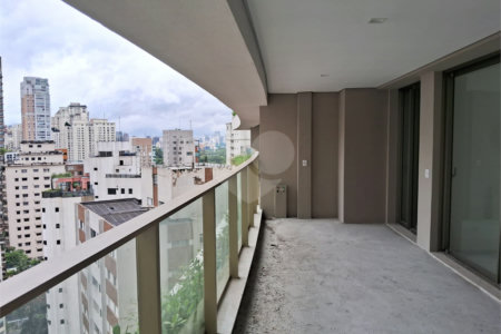 Apartamento à venda com 3 suítes em Moema, São Paulo, SP