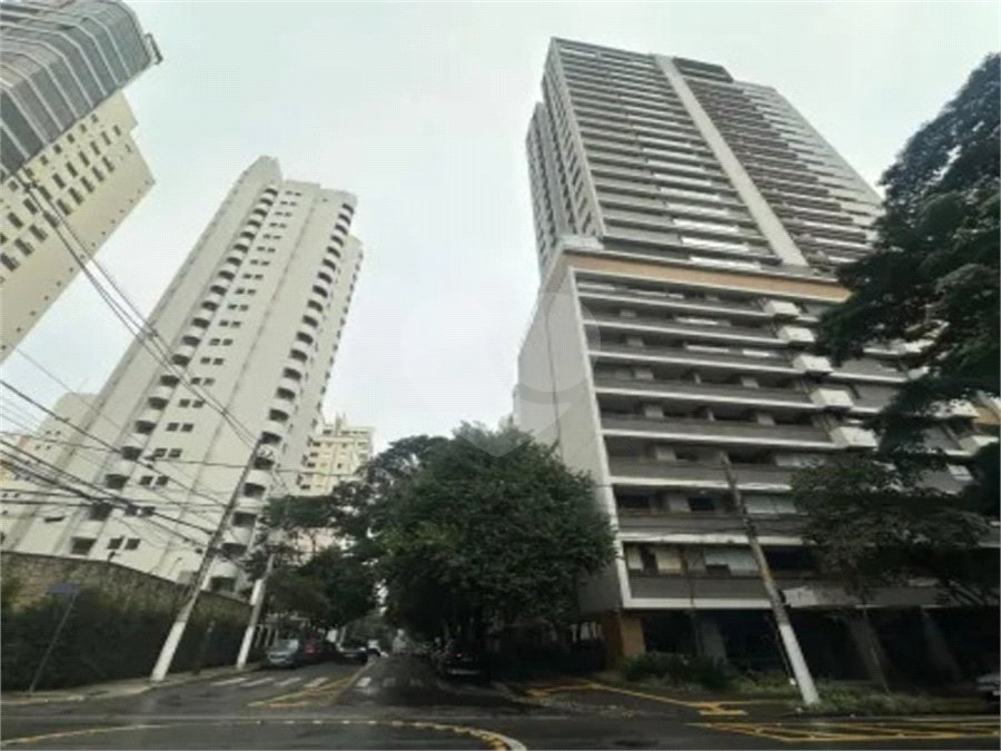 Apartamento à venda com 3 suítes em Campo Belo, São Paulo, SP