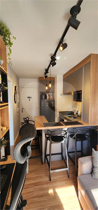 Apartamento à venda ou para alugar com 1 suíte em República, São Paulo, SP