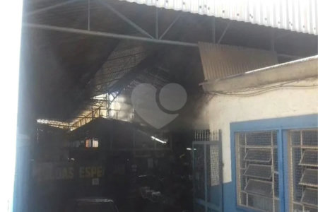 GALPÃO A 350 M DO METRÕ SAÚDE