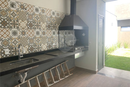 Casa à venda com 3 suítes no condomínio Condomíno Helena Maria, Sorocaba - SP
