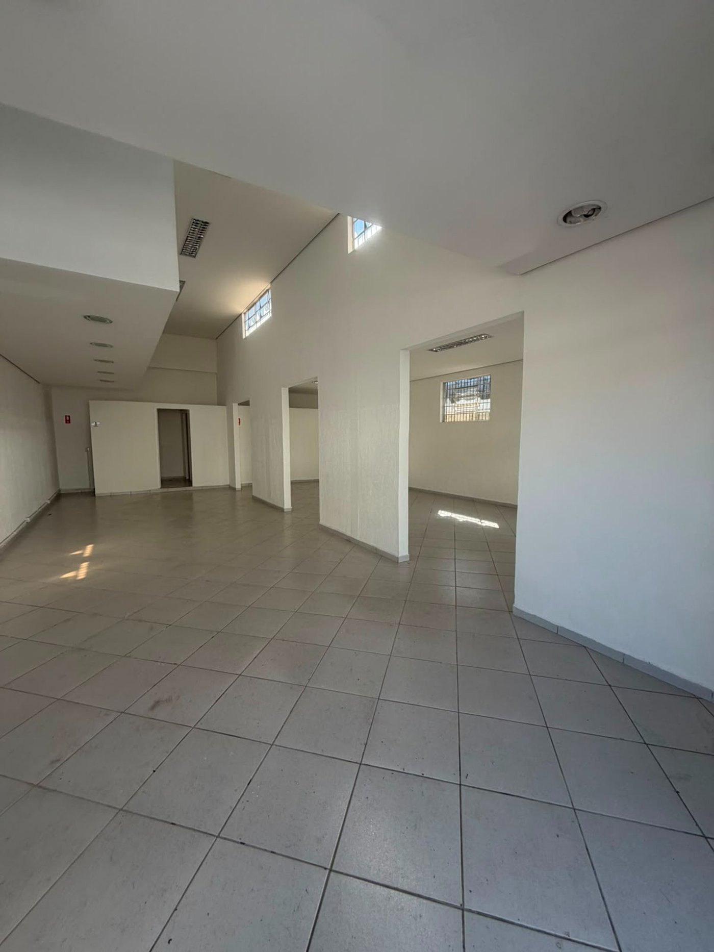 Salão Comercial para alugar no Centro, Vinhedo, SP