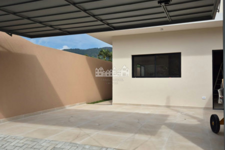 Casa à venda com 3 suítes em Vila Petrópolis, Atibaia, SP