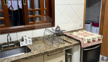 Casa à venda com 3 quartos, sendo 2 suítes, no condomínio Palmas, São Paulo - SP