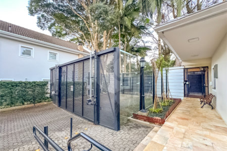 Casa à venda com 4 quartos, sendo 3 suítes, no condomínio Village Place, São Paulo - SP