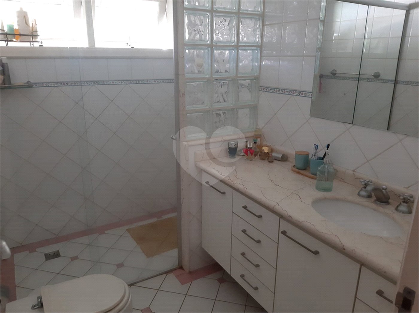 Casa à venda com 4 suítes no condomínio São Joaquim, Vinhedo - SP