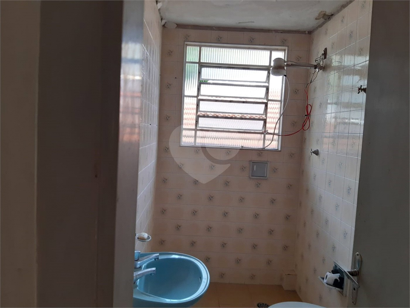 Casa à venda com 3 quartos, sendo 1 suíte, no condomínio Sem Nome, São Paulo - SP