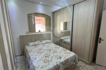 Casa à venda com 2 quartos, sendo 1 suíte, no Centro, Sarapuí, SP